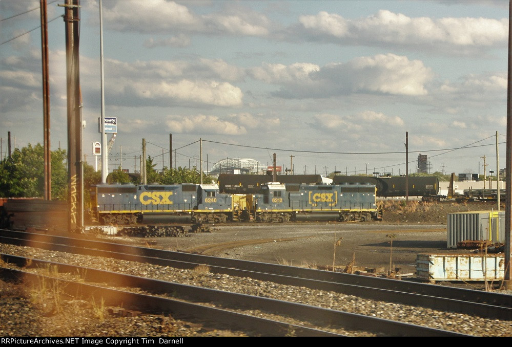 CSX 6240, 6212 yard power